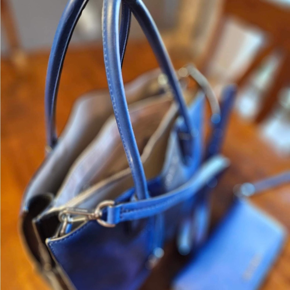 Authentic Michael Kors Structured Handbag And Clu… - image 3